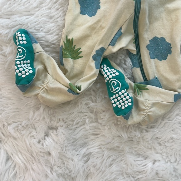 Lark Adventurewear Footed Pajama - Picture 3 of 4